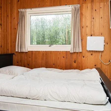 6 Person Holiday In